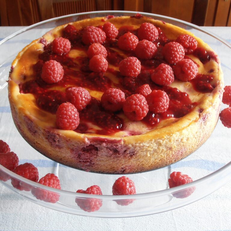 Easy Baked Raspberry Cheesecake Recipe with Biscuit Base